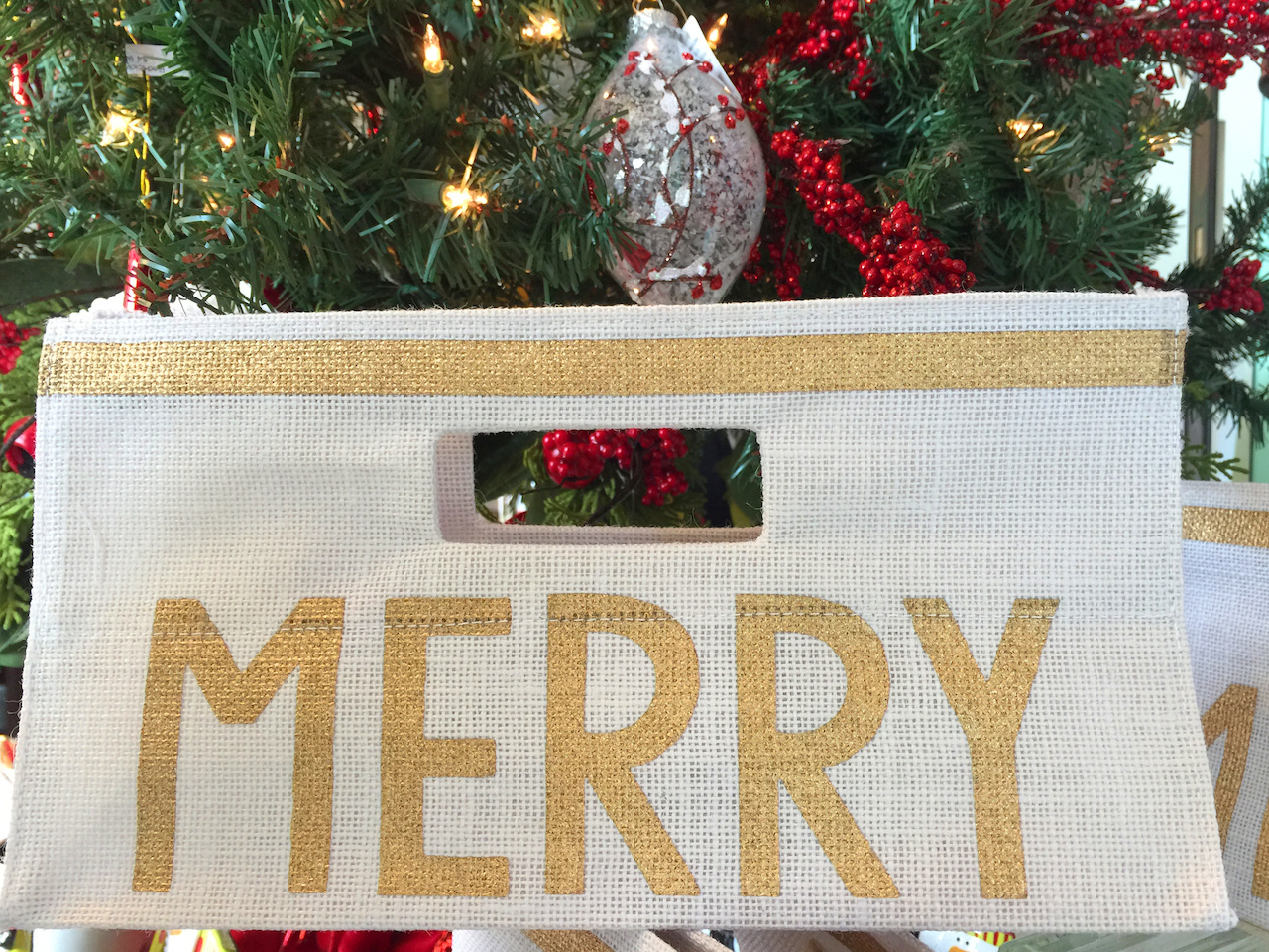 Wine tote Merry Christmas Wine Bag|styleblueprint.com