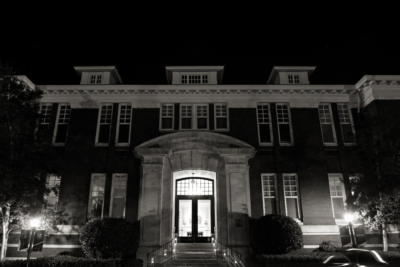 Burwell Hall Burrell Hall|styleblueprint.com