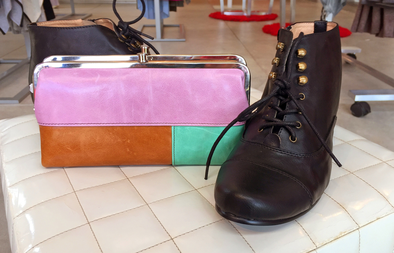 Have clutch envy yet?! Lila Boutique styleblueprint atlanta