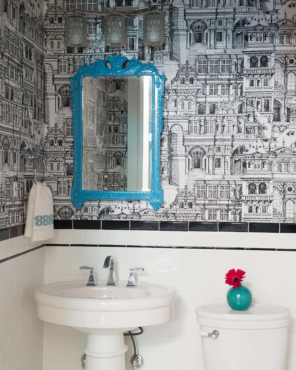 Love the combo of black and white with a pop of color. Michele Gratch interior designer crush styleblueprint atlanta