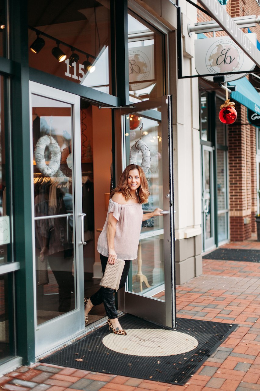 Off-the shoulder top Off-the shoulder top|styleblueprint.com