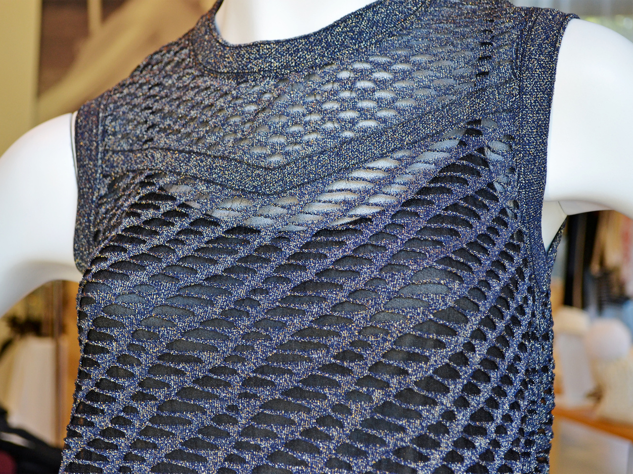 A beautiful combination of navy and metallic colors What to wear to events in Louisville in October