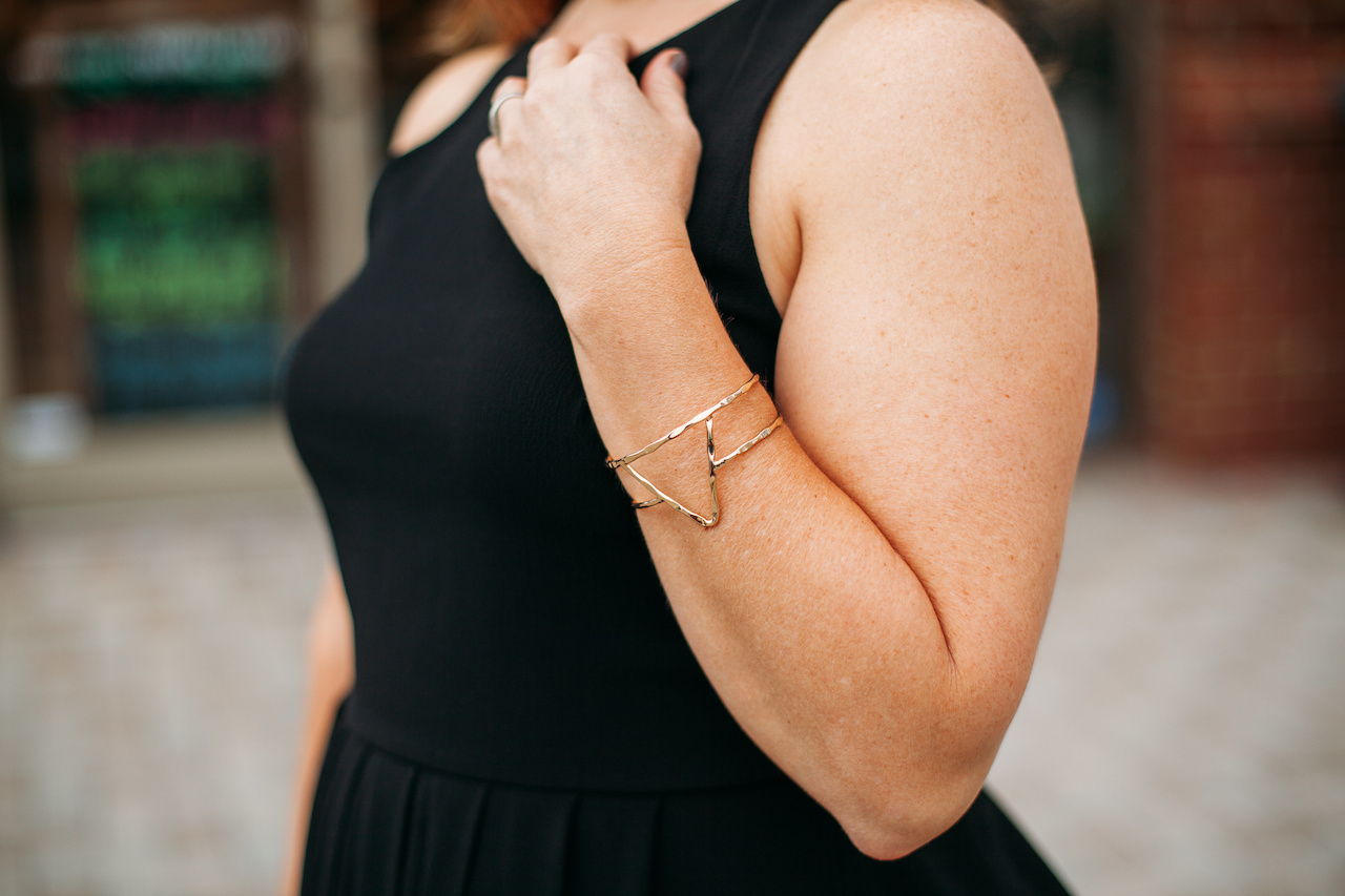 Gold cuff bracelet Gold cuff bracelet|styleblueprint.com