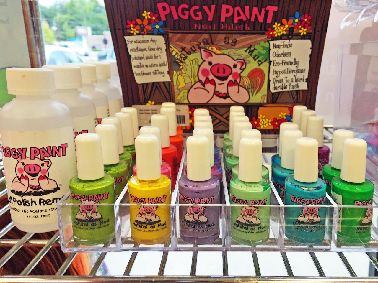 Nail polish as "natural as mud!" styleblueprint atlanta piggy paint nail polish
