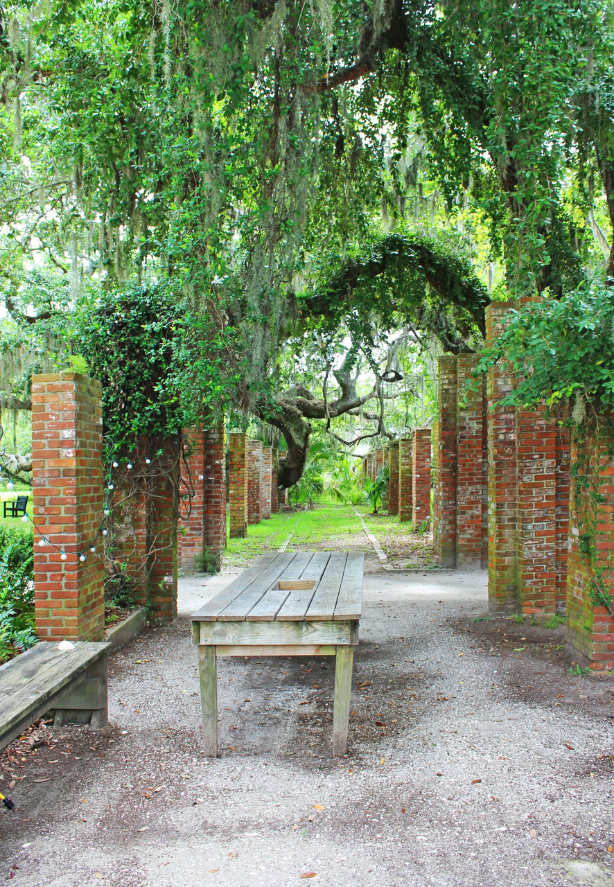 The stately grounds of the hotel have all sorts of hidden architectural and botanical treasures. The stately grounds of the hotel have all sorts of hidden architectural and botanical treasures.