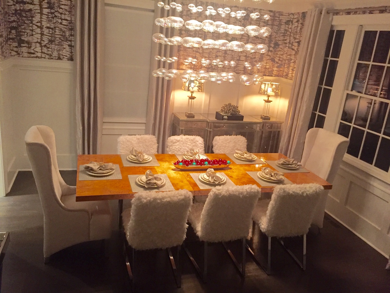 Dining chairs faux hide upholstery. Image| Leslie Cetingok Dining chairs faux hide upholstery. Image| Leslie Cetingok