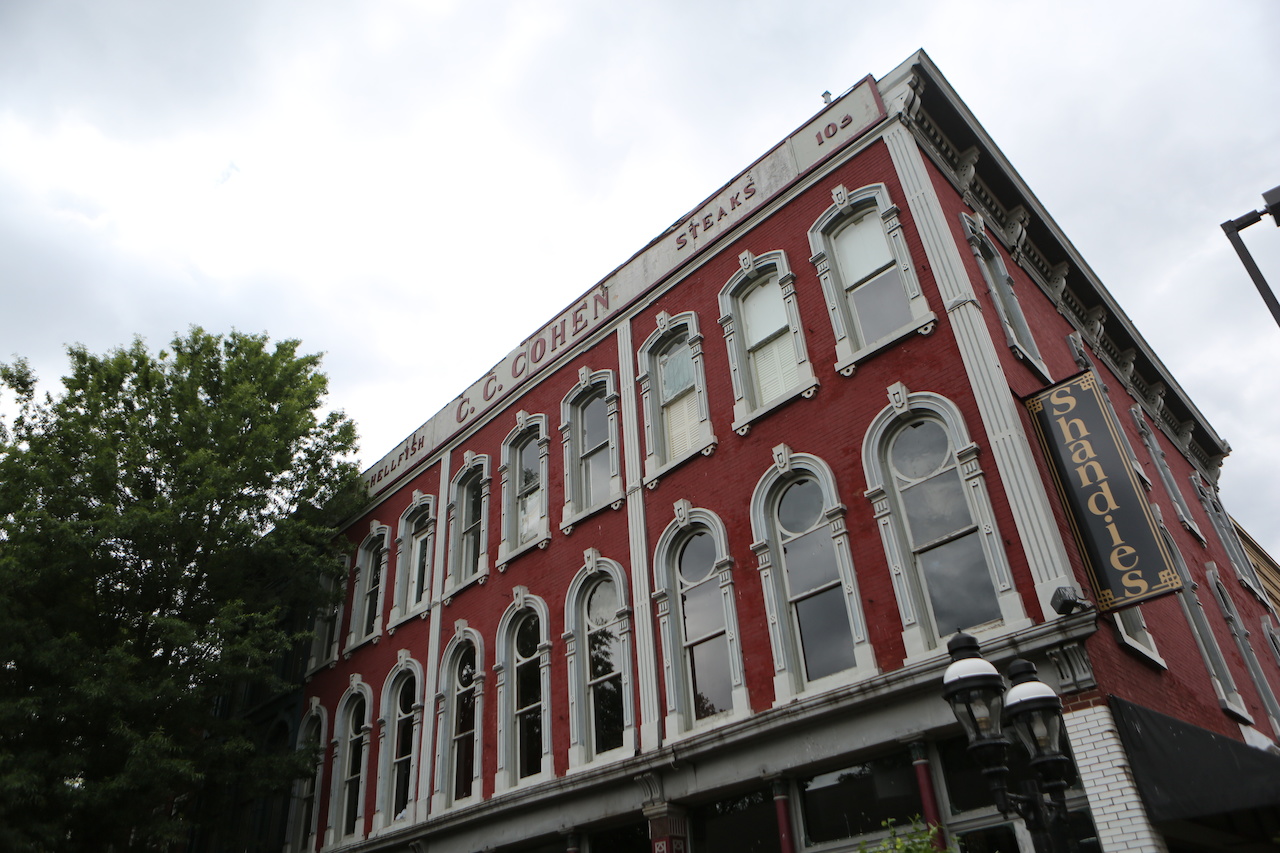 The architecture of Paducah's historic buildings is something to behold. The architecture of Paducah's historic buildings is something to behold.