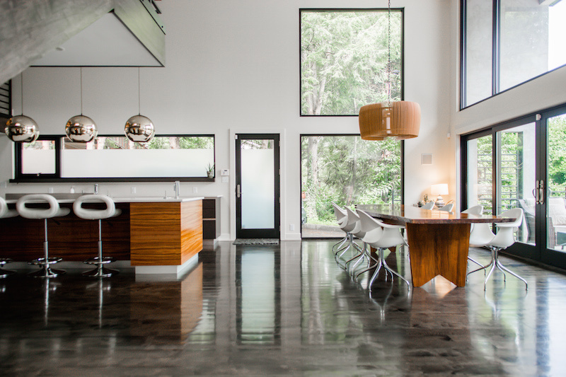notice the light fixtures From a Fallaway Lot to a Dream House