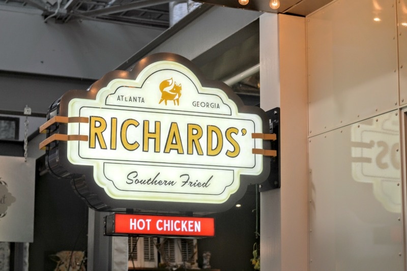 Hot chicken ready for eating! Richards' Southern Fried