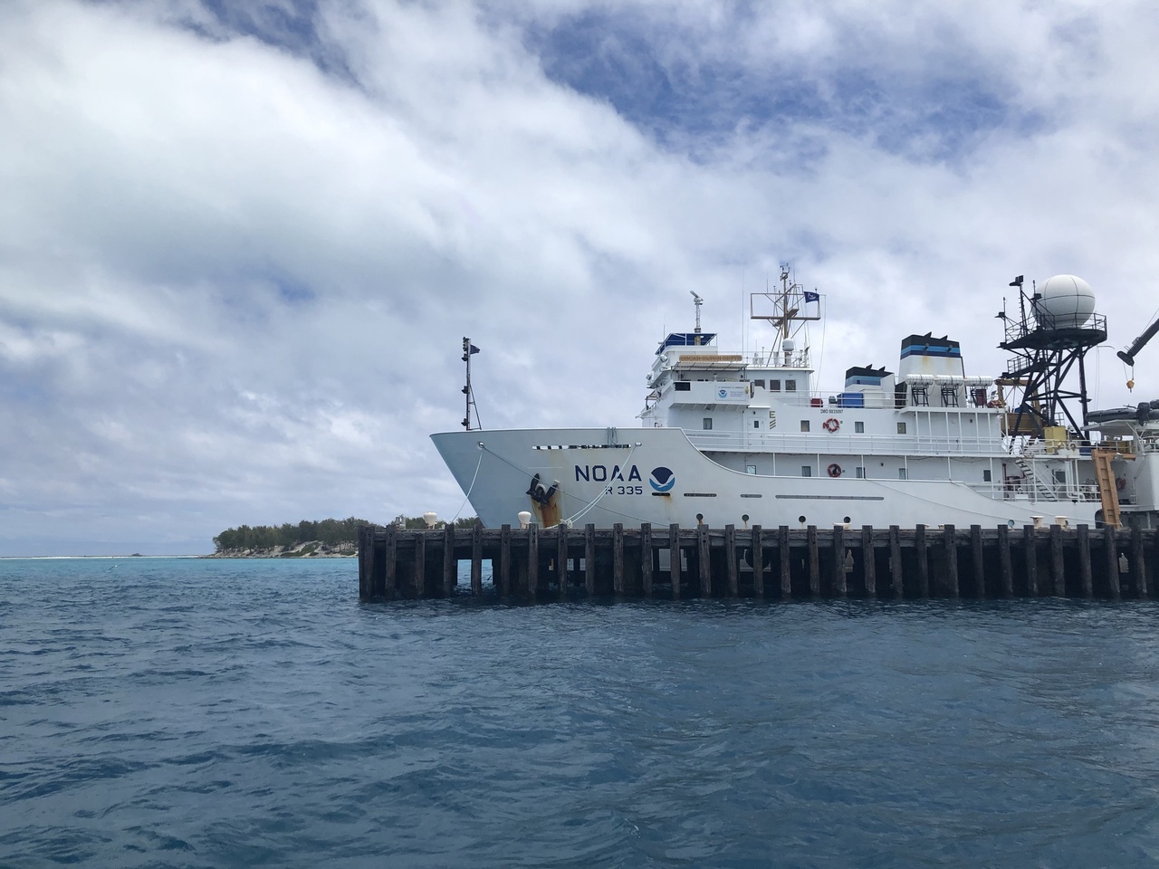 Ship Oscar Elton Sette at a pier.jpg