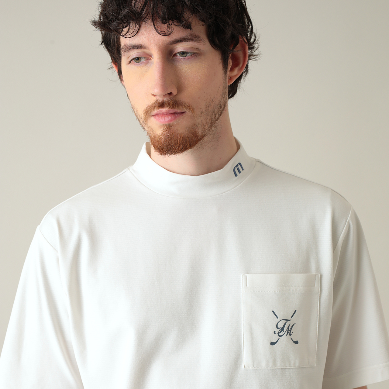 カラット®半袖バックプリントリラックスモックネック(MENS)