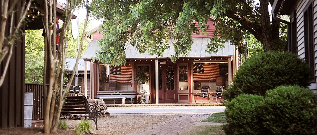 Leipers Fork is only of the great options for day trips from Nashville! Leipers Fork is only of the great options for day trips from Nashville!