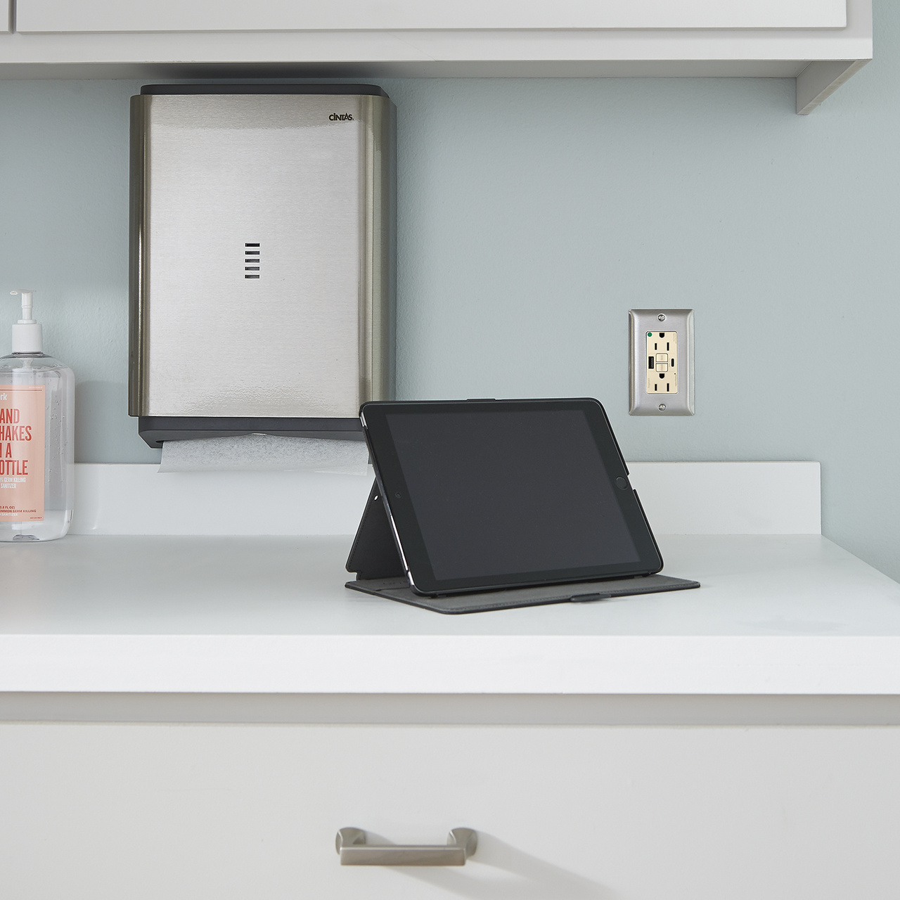 HG GFCI USB outlet in hospital