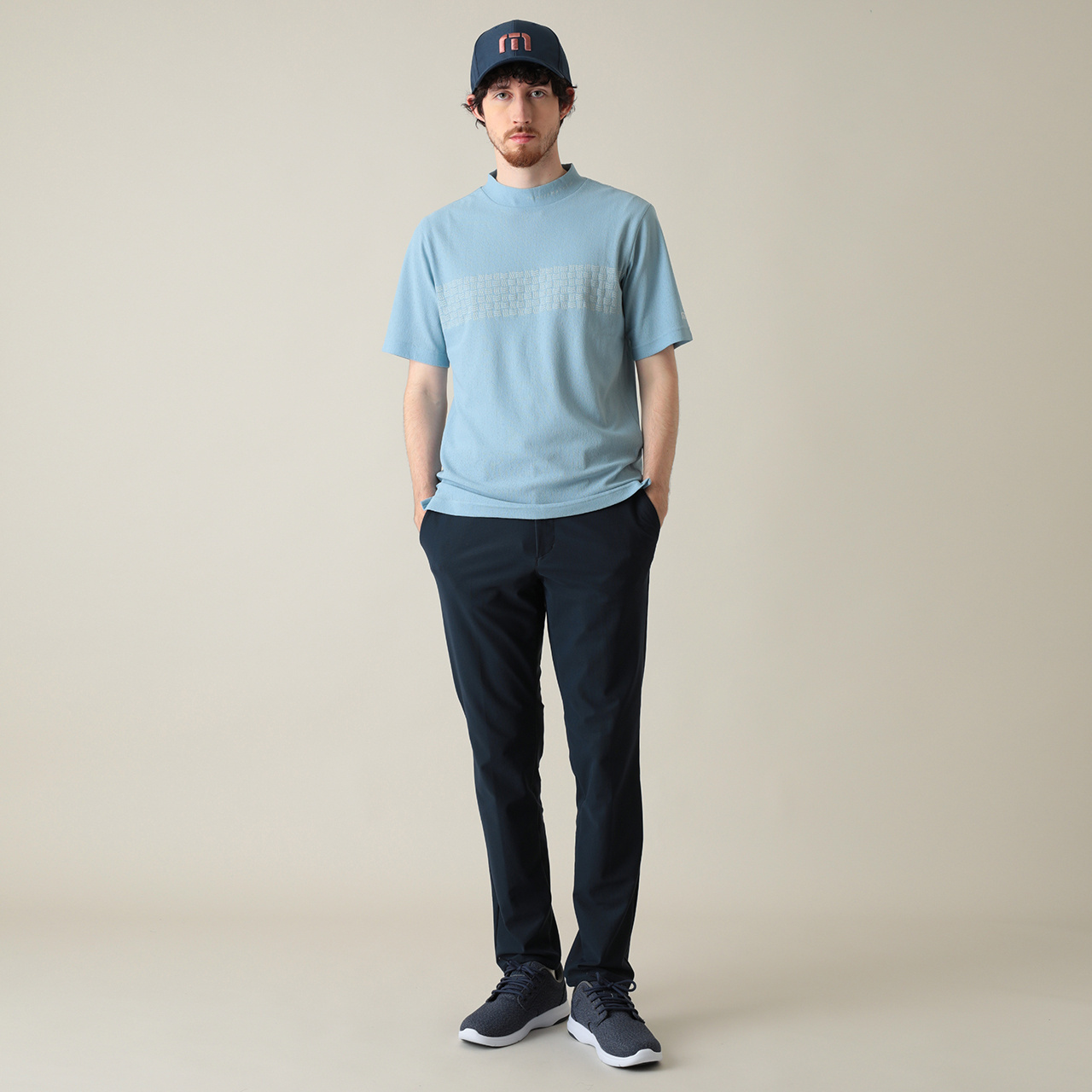 ラッセル編み半袖チェストプリントモックネック(MENS)