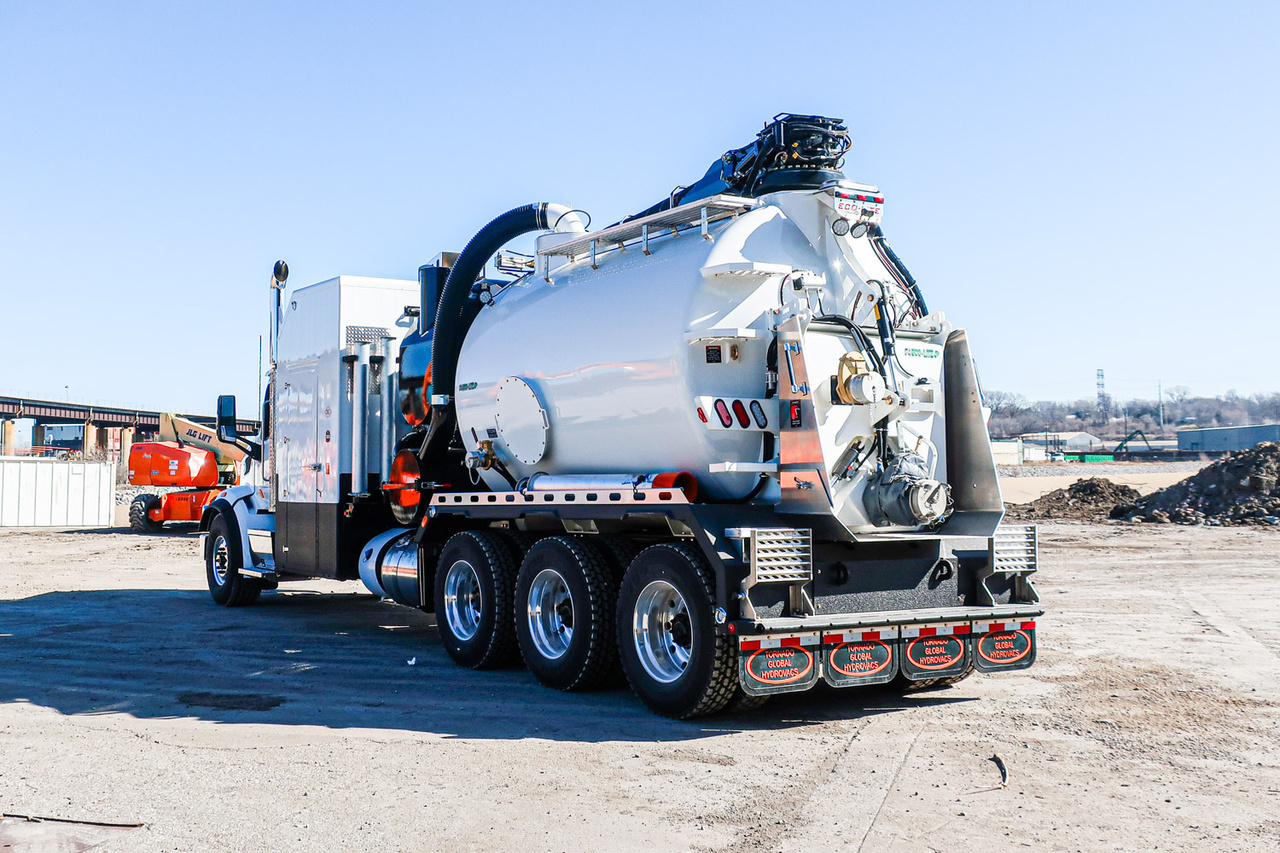2020 Peterbilt 567 8x6 Tornado Global F4 ECOLITE Hydrovac Truck For