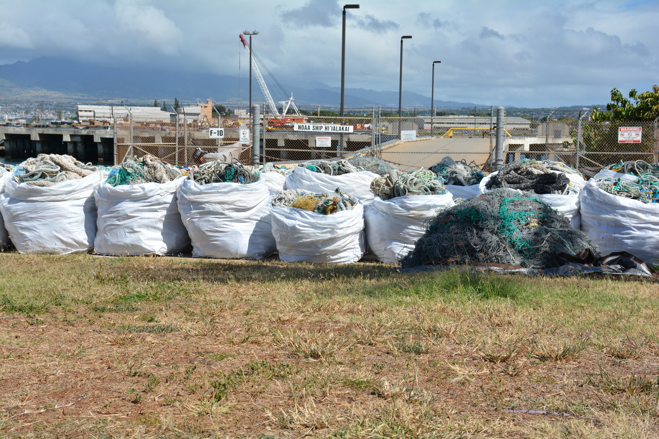 After a long transit, the NOAA ship Hi'ialakai returned to Pearl Harbor, Honolulu on May 13, 2016. The Marine Debris team collected over 20,000 lbs of marine debris from Northwestern Hawaiian Islands. Photo: NOAA Fisheries