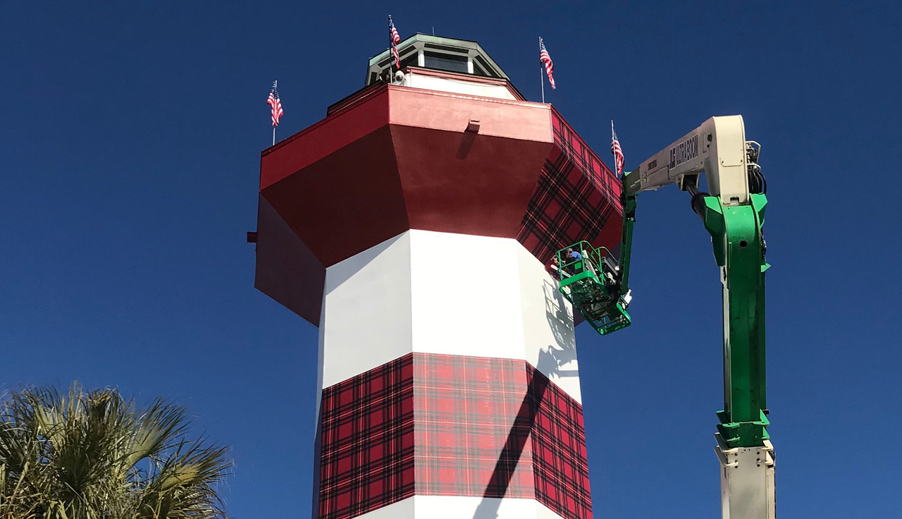 img_hero_harbour town lighthouse.jpg