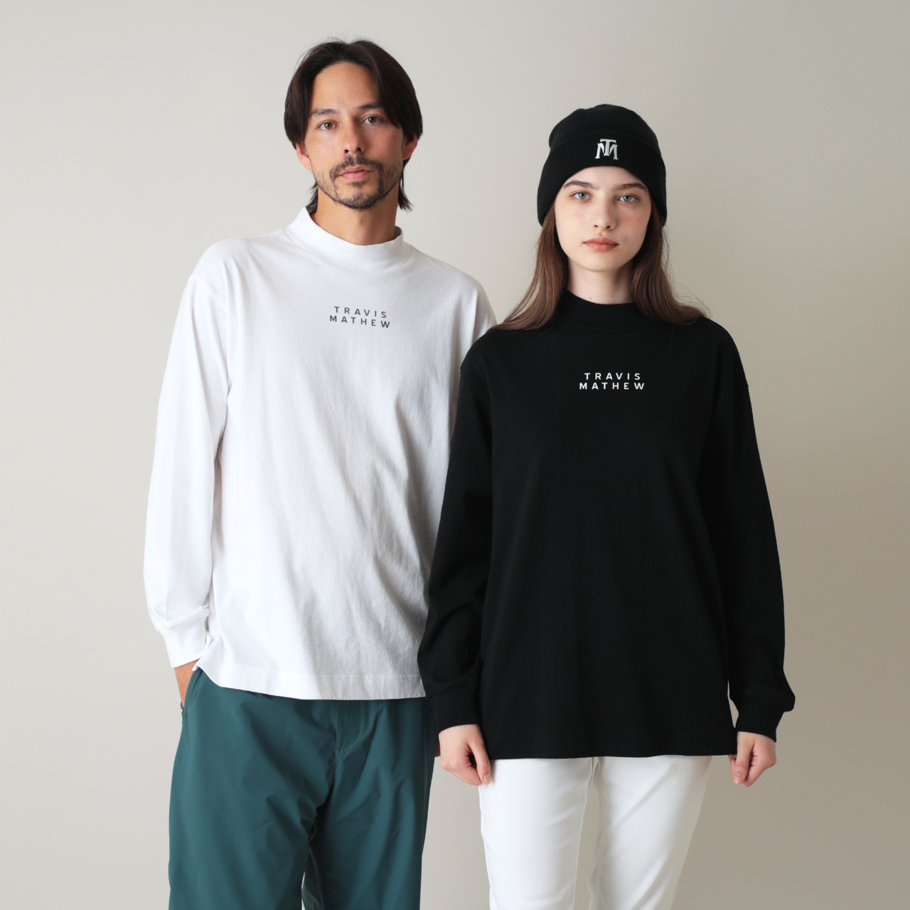 リラックスシルエット バックプリント モックネック(UNISEX)