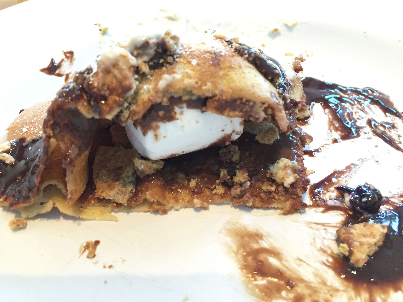Chocolatey, marshmallowy goodness! sb-atlanta-pauleys-smore.jpg