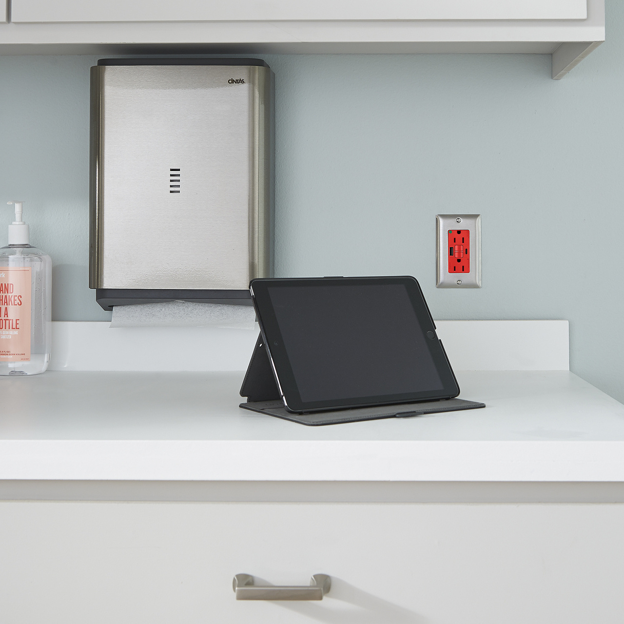 HG GFCI USB outlet in hospital
