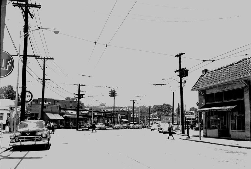 Classic Atlanta restaurant Here's a look at Midtown in 1954, of Peachtree Street toward 12th Street. Things sure have changed in Atlanta, but we can rely on some classic restaurants, whose fantastic food has stood the test of time. Image: <a href="https://www.facebook.com/AtlantaTimeMachine" target="_blank">Atlanta Time Machine</a>