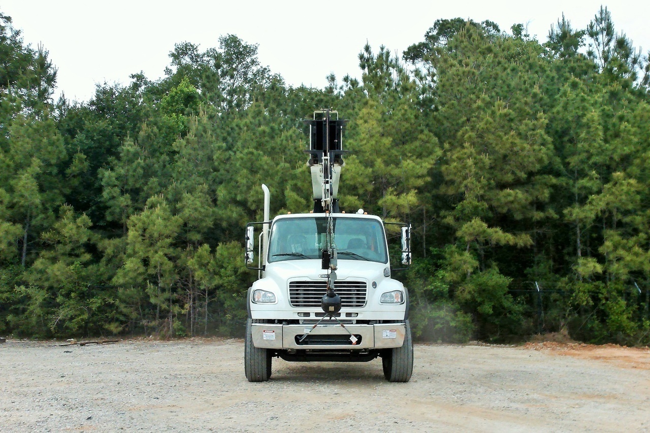 26 tons Boom Truck Rental Custom Truck One Source