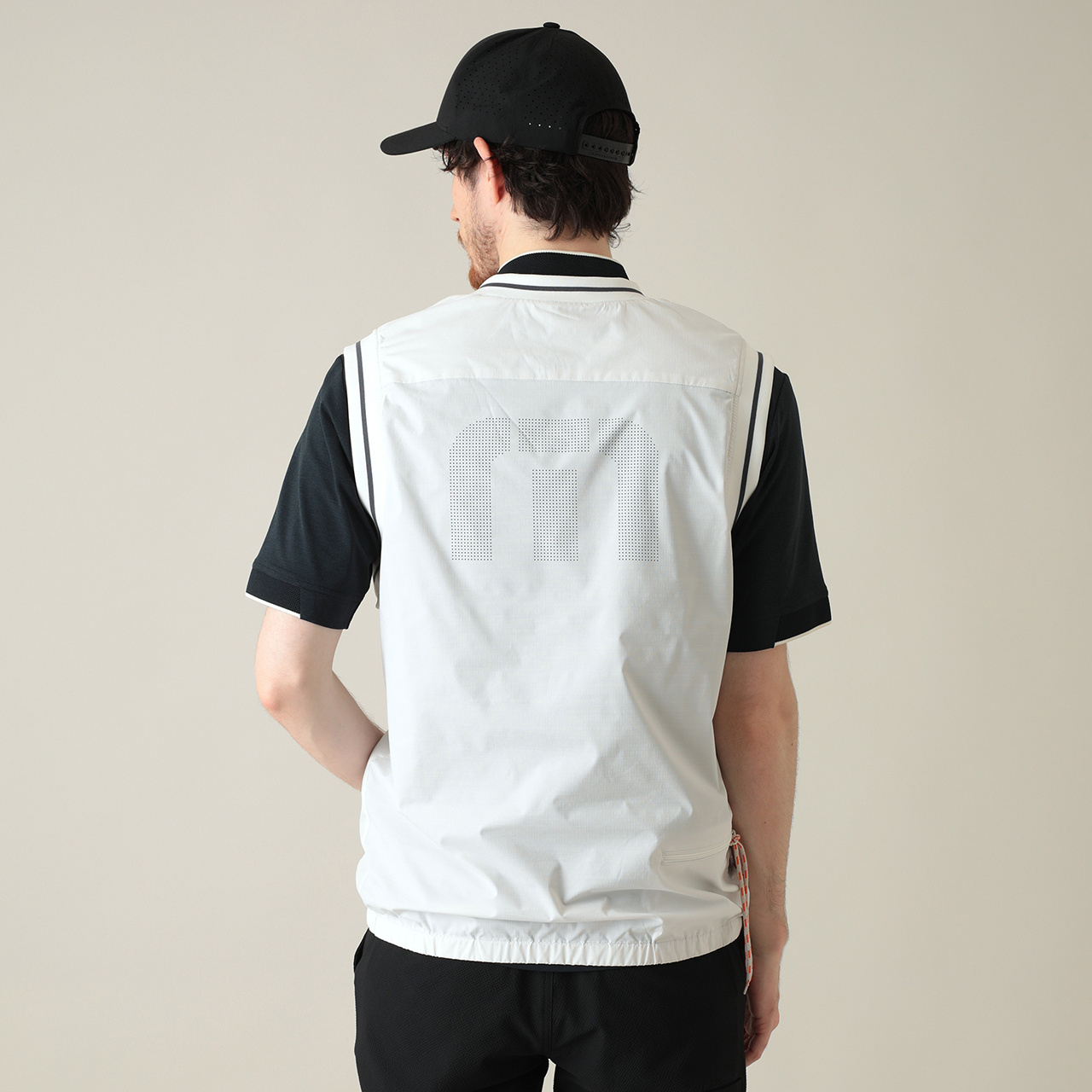 Vネックバックレーザーロゴベスト(MENS)