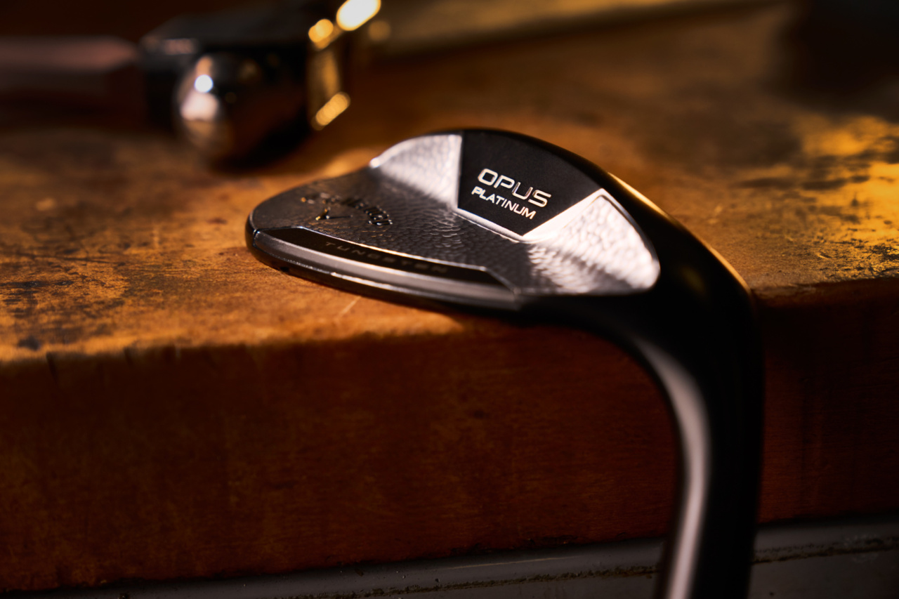 [온라인 단독] 오퍼스 플래티넘 크래프츠맨 컬렉션 웨지: 해머드 블랙