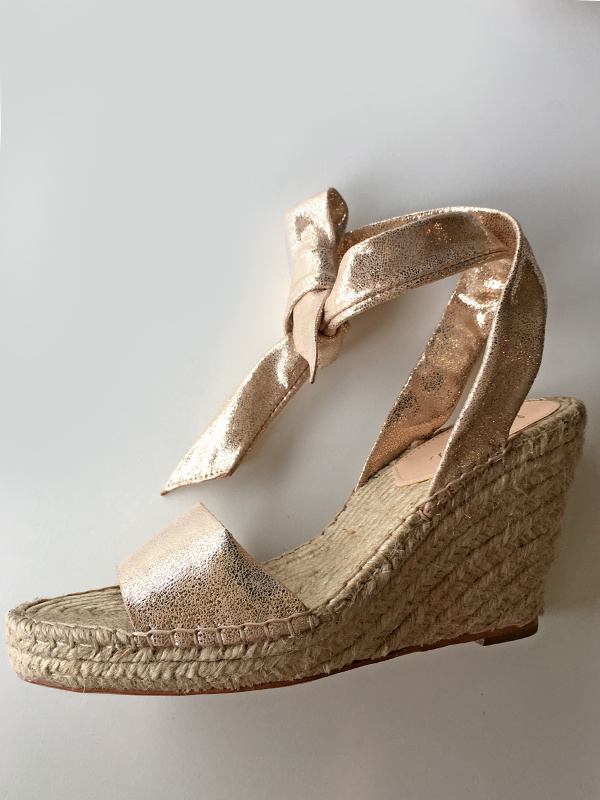 These are the perfect sandals to dress up or down. IMG_2243.JPG