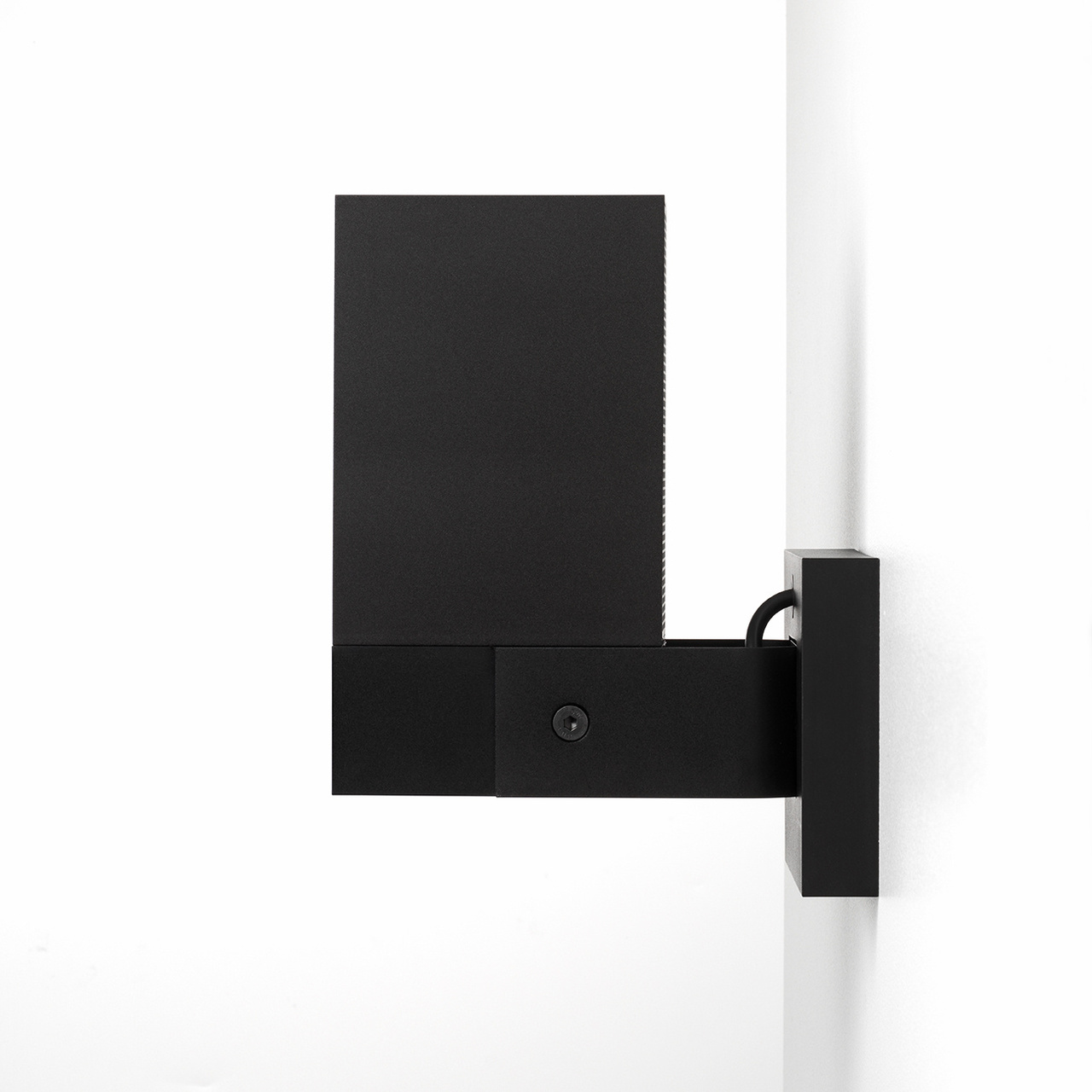 Netatmo smart outdoor camera with siren