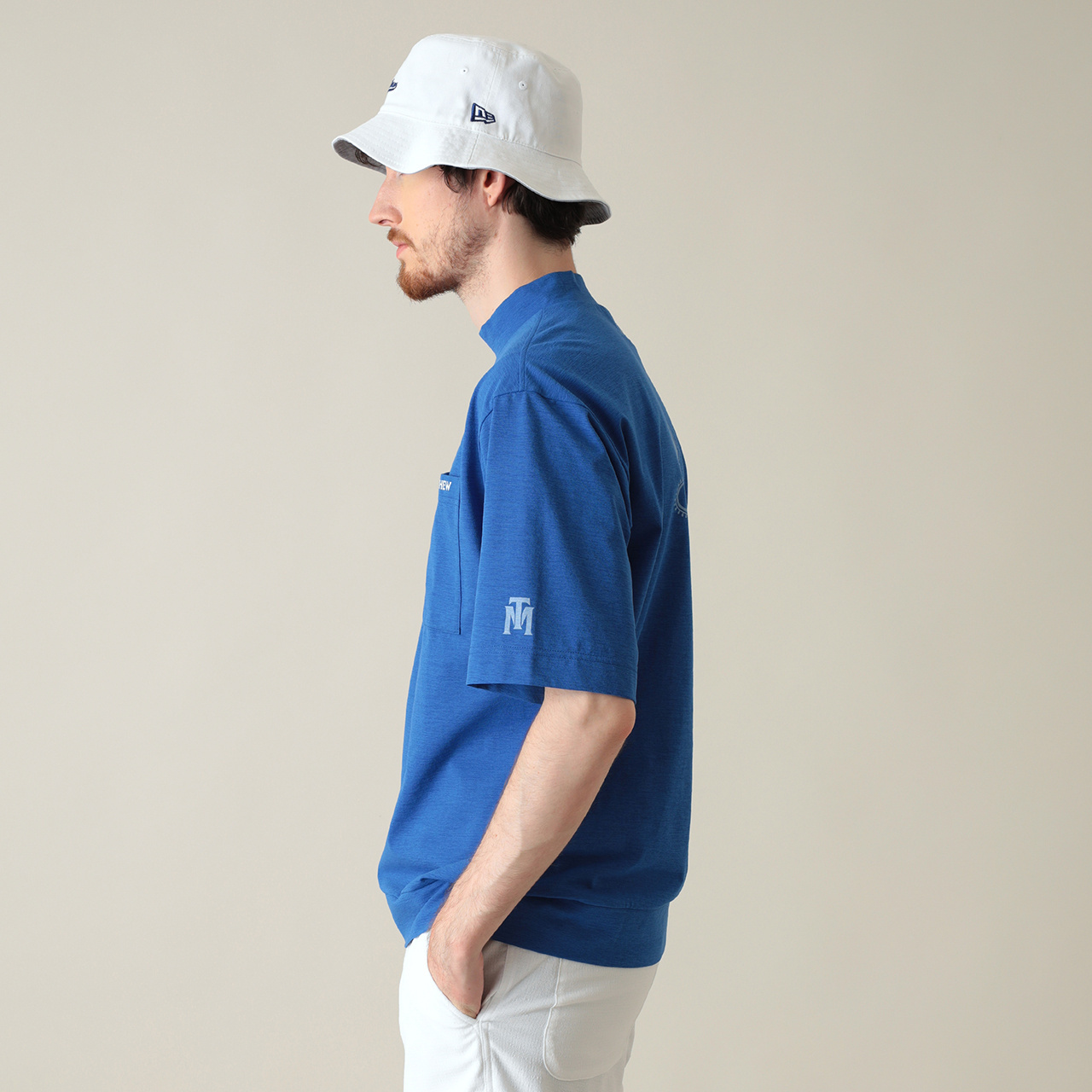モチーフバックプリントリラックスモックネック(MENS)