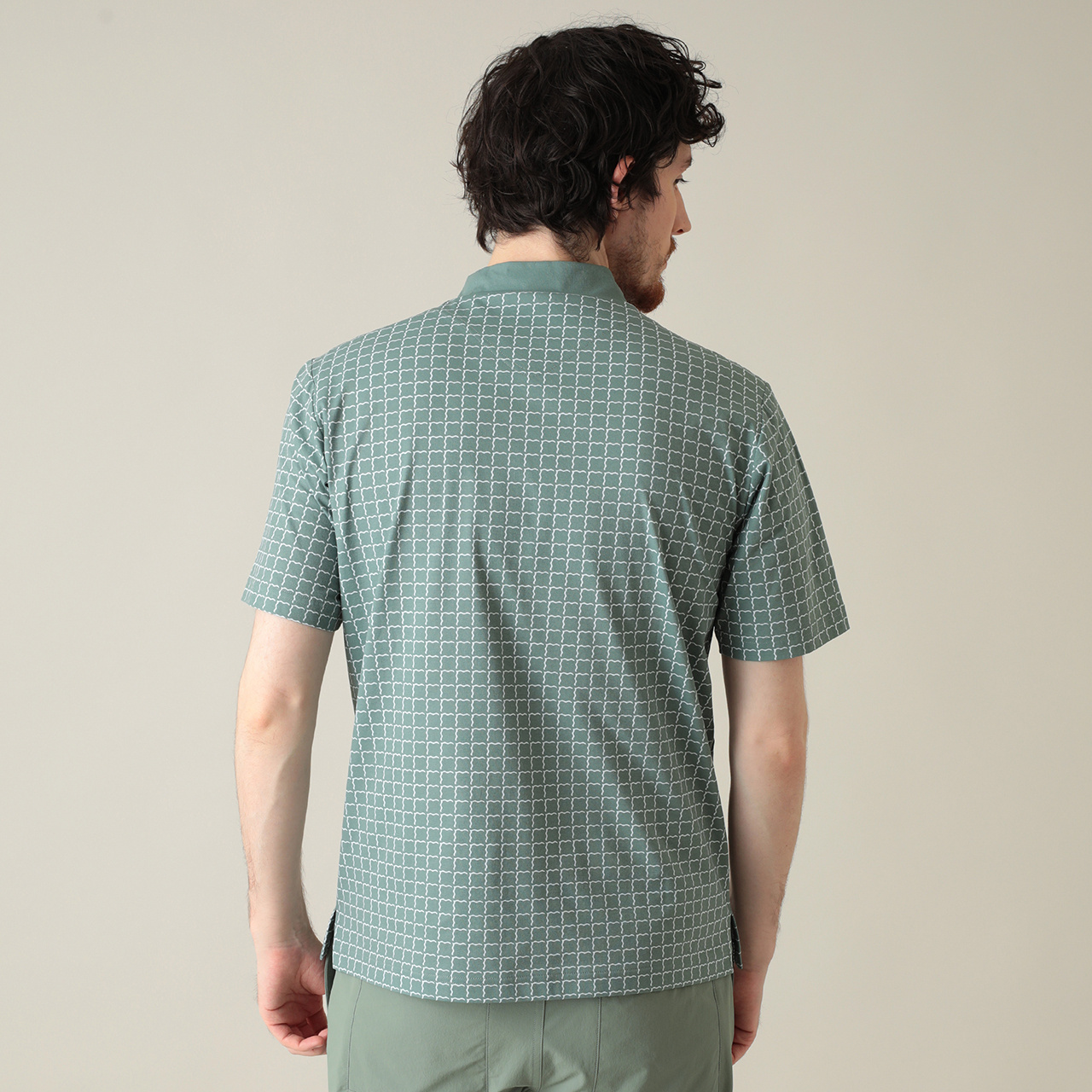 半袖チェストロゴプリントモックネック(MENS)