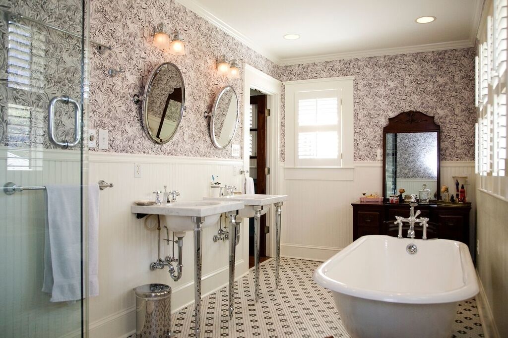 Look at that gorgeous wallpaper! StyleBlueprint Atlanta: Kate Hayes Midtown design