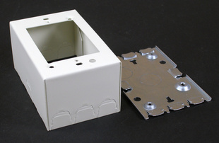 500/700 Single-Gang Shallow Switch and Receptacle Box Fitting