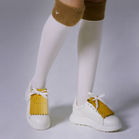 여성  컴포터블 플라워 스파이크리스 골프화