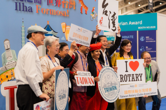 Membres du Rotary en action