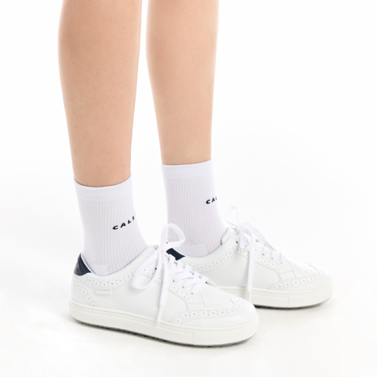 여성 클래식 윙팁 스파이크리스 골프화